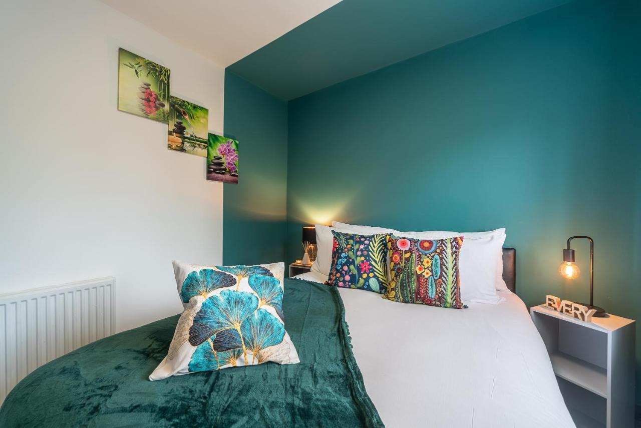 J'S Home Away From Home Fresh 2 Bedroom Garden Parking Kingston upon Hull Ngoại thất bức ảnh