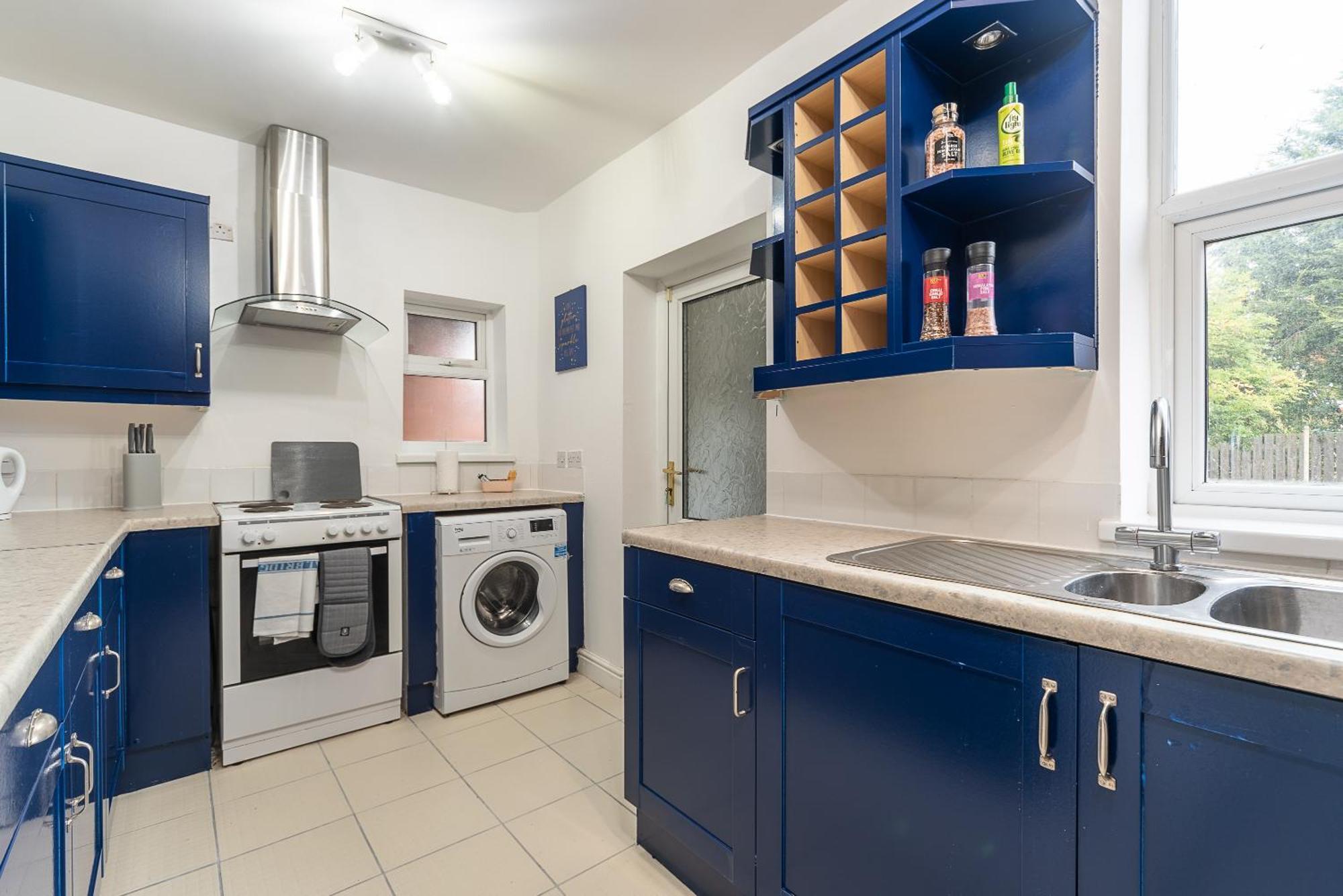 J'S Home Away From Home Fresh 2 Bedroom Garden Parking Kingston upon Hull Ngoại thất bức ảnh